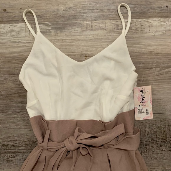 New with tags jumpsuit - Picture 3 of 3